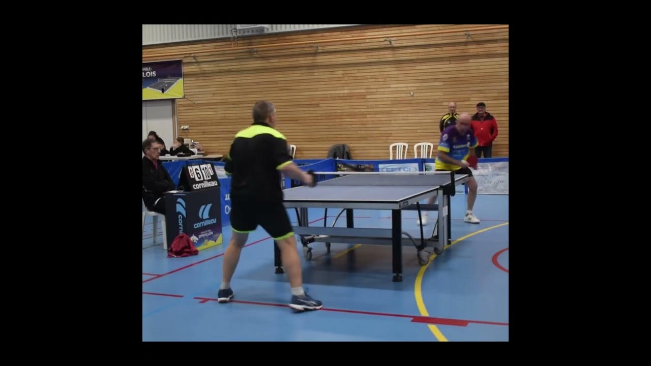 Vincent a la main baladeuse... ;-)