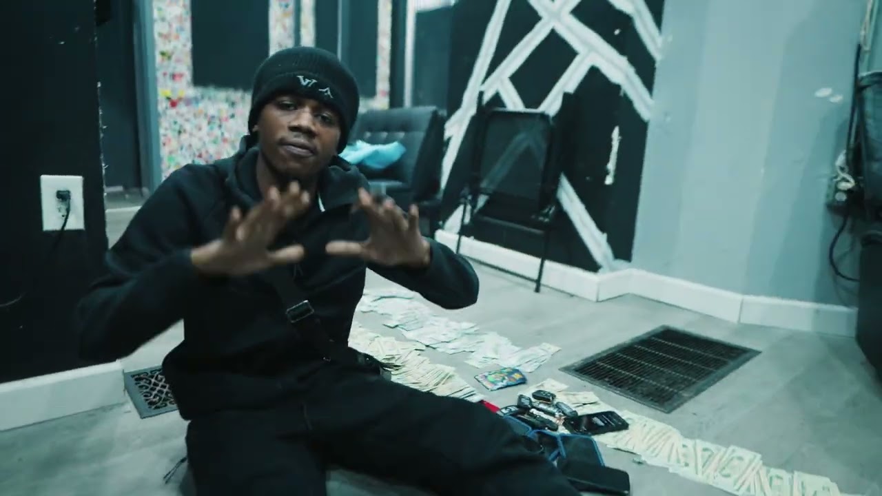 SGTravv - She In Love With A Dumper (Official Music Video)