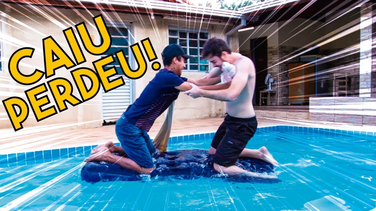 Desafio Quem Cai Primeiro Na Piscina Gelada Youtube