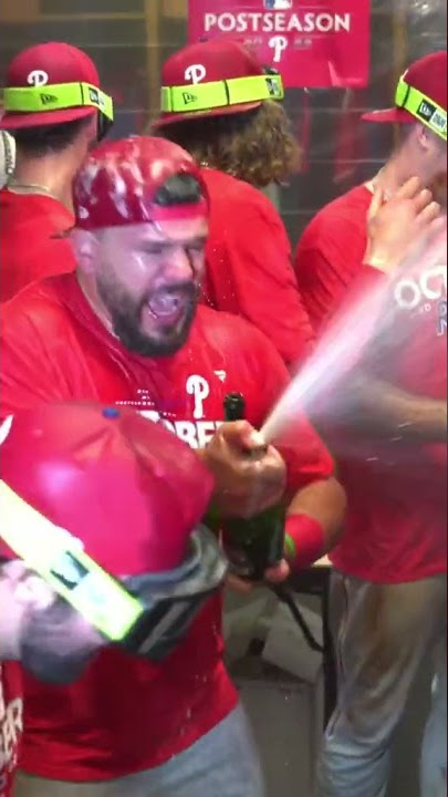 You wont forget this MEMORABLE champagne shower celebration 🤣 #mlb #shorts