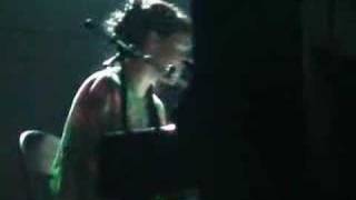 CocoRosie &quot;Tahiti rain song&quot; - Nantes 20041117