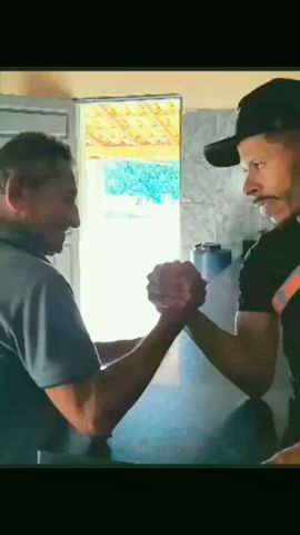 Arnold toproll Arm Wrestling