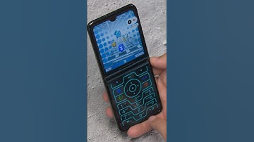 Retro RAZR mode turns your RAZR 50 Ultra into the original #razr #moto #shorts