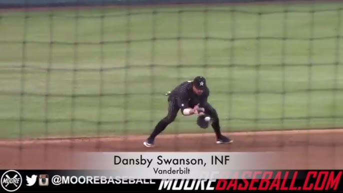 Dansby Swanson taking conservative approach to rehab from wrist