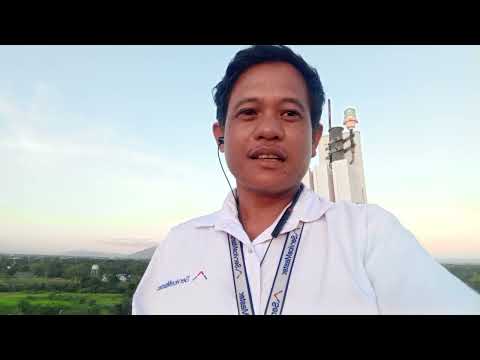 Look at the beautiful scenery and the sunset