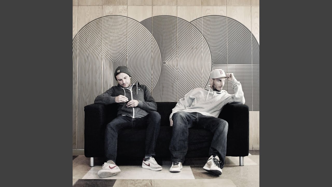 在 YouTube 上观看 Twarz 在 YouTube 上观看 Twarz