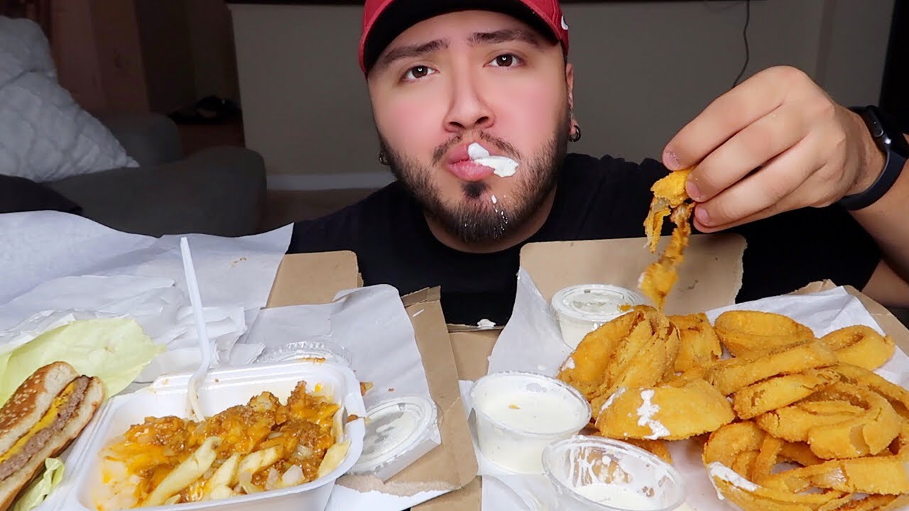 Onion Rings, Chili Cheese Fries Cheeseburger MUKBANG - YouTube