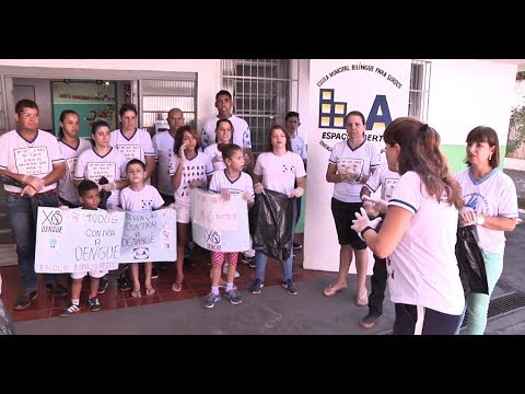 Escola bilíngue para surdos realiza passeata com alunos no combate a dengue