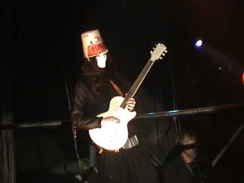 Buckethead shredding to Nightrain