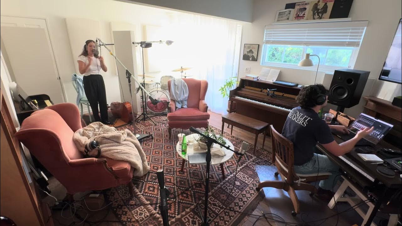 Laufey - Lover Girl (BTS Studio Session) Laufey - Lover Girl (BTS Studio Session)