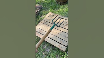 How to break down wooden pallets for free lumber for your DIY woodworking projects