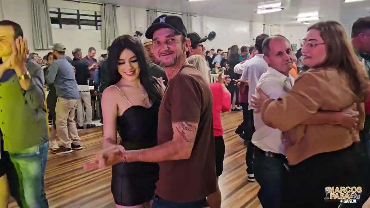 Essa Não podemos ficar Parado Bora Dançar com Marcos Pasa No Forró AO VIVO