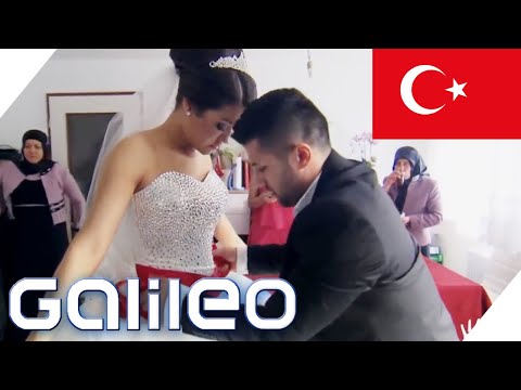 Video: Wie Und Wann Eine Kryptonhochzeit Gefeiert Wird