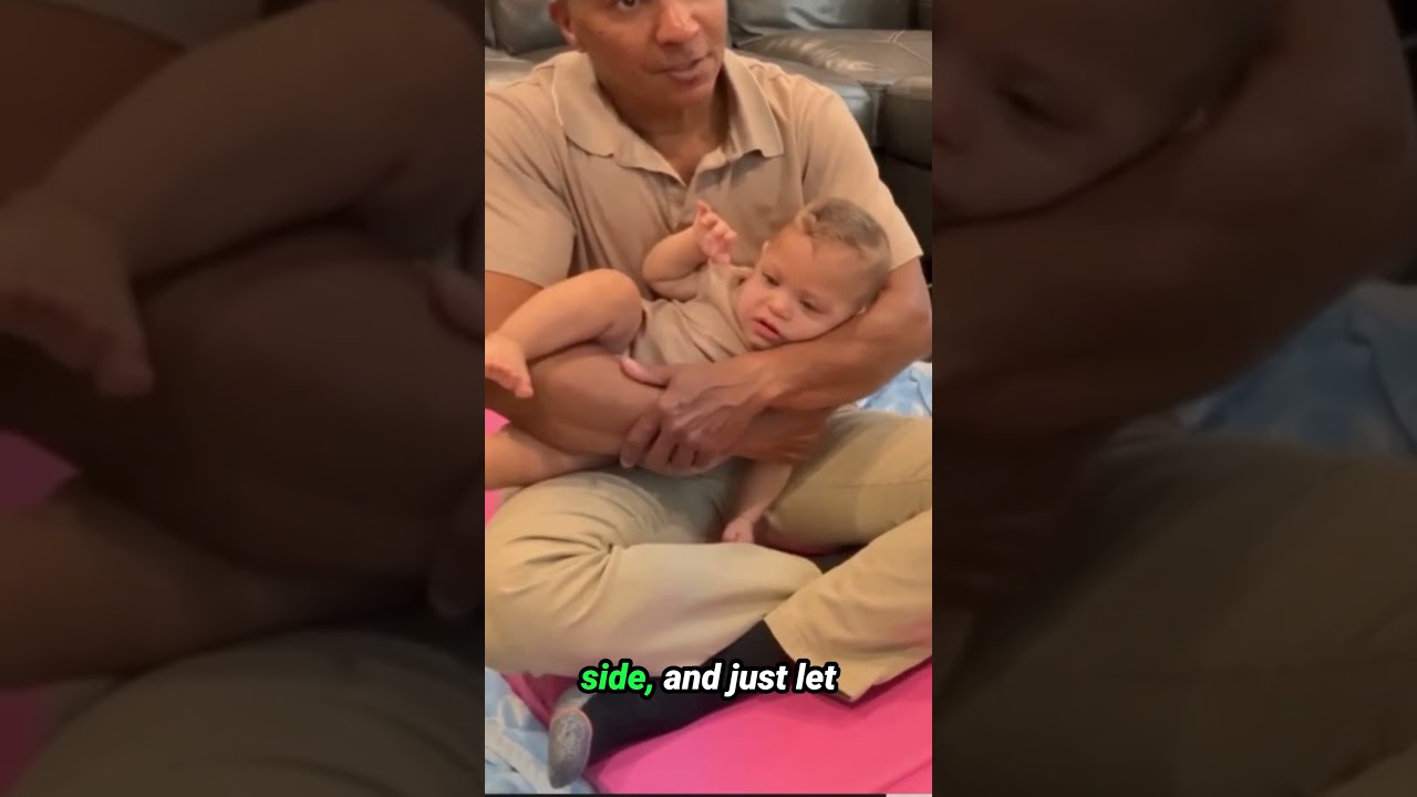 Быстрое лечение кривошеи: поза «футбольный мяч» 