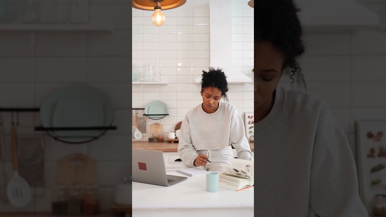 Empowered & Unstoppable Women – Stay Alive by Virginia Woolf (Spoken Word & Visual Storytelling)