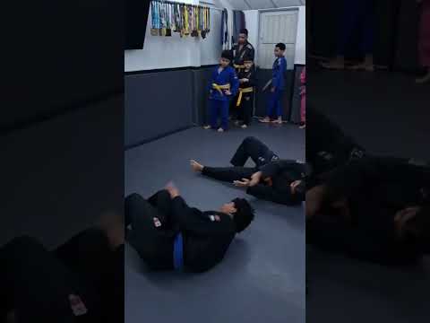 Enquanto muitos adolescentes estão perdidos, eles estão aqui construindo disciplina e coragem