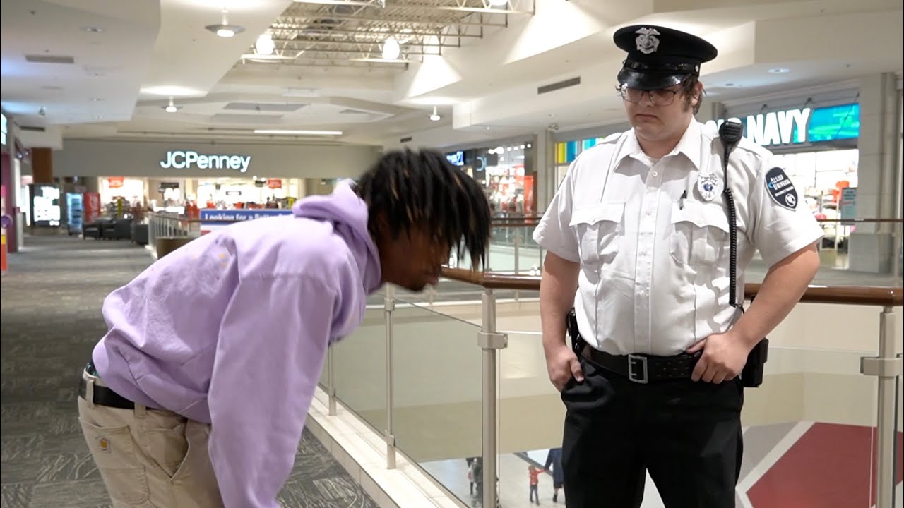 не нажимайте на поворотники в торговом центре