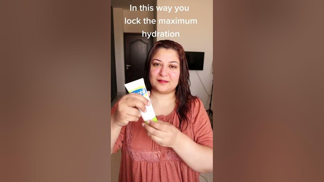 how-to-apply-moisturizer-correctly-youtube