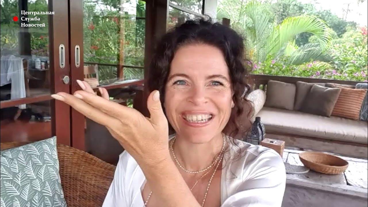 Перукуа меня достаточно. Перукуа певица. Перукуа меня достаточно. Перукуа фото. Перукуа меня достаточно.