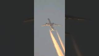 VIETNAM AIRLINES A350 Contrails #shorts #planespotting