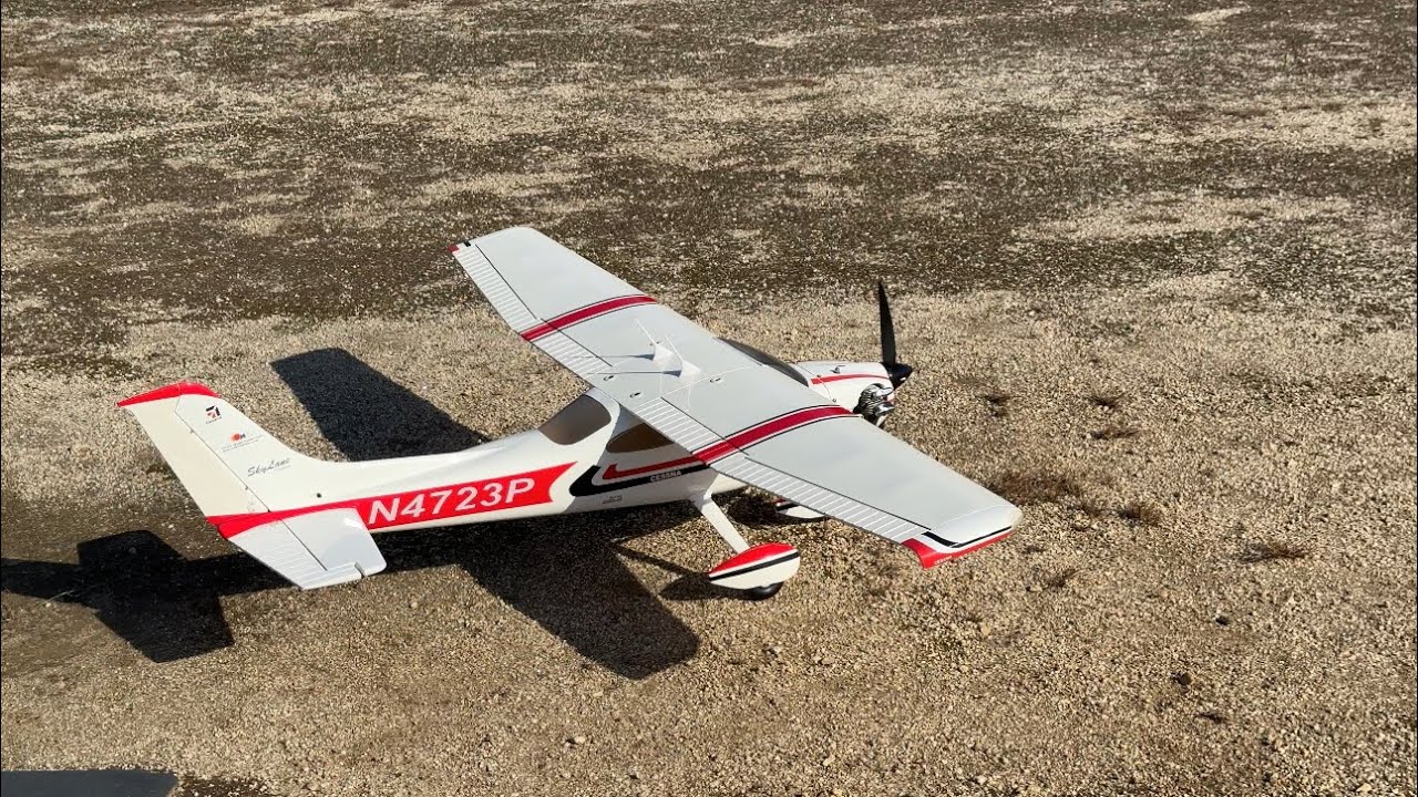 233 セスナ182スカイレーンのラジコン - YouTube
