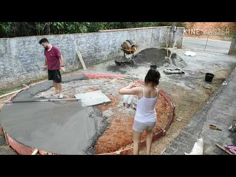 Vídeo: Como você constrói uma base de concreto para um deck?