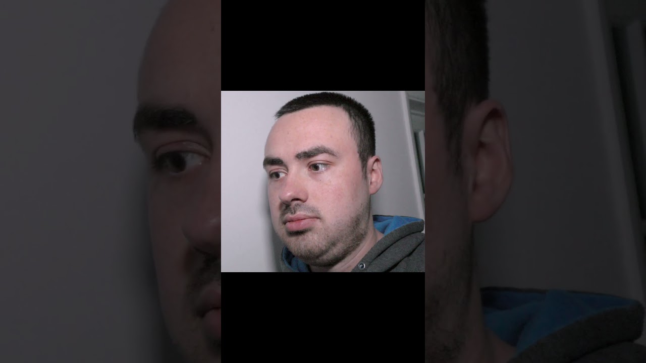 Когда кто-то странный звонит в дверь 😳 