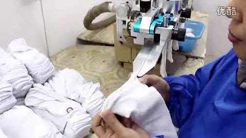 Sock toe linking machine