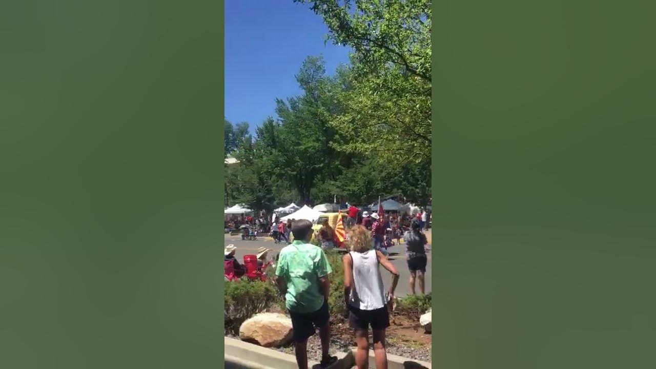 Arizona gubernatorial candidate kari lake at prescott fourth of july