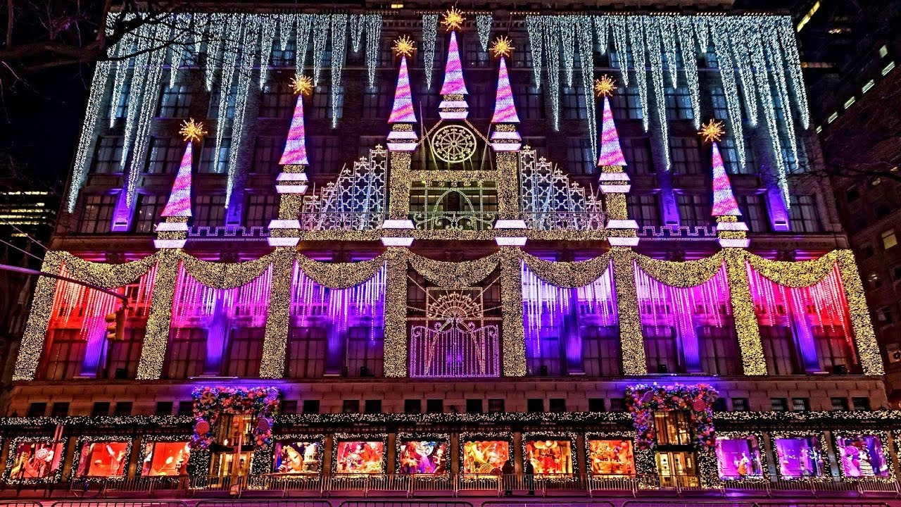 Saks 5th Avenue 2018 New York Holiday Christmas Windows Light Show