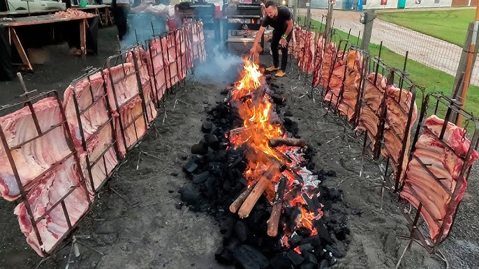 BBQ - Churrasco de costela no espeto giratório (ribs on the rotisserie)  Santa Cruz do Sul RS - Vídeo Dailymotion