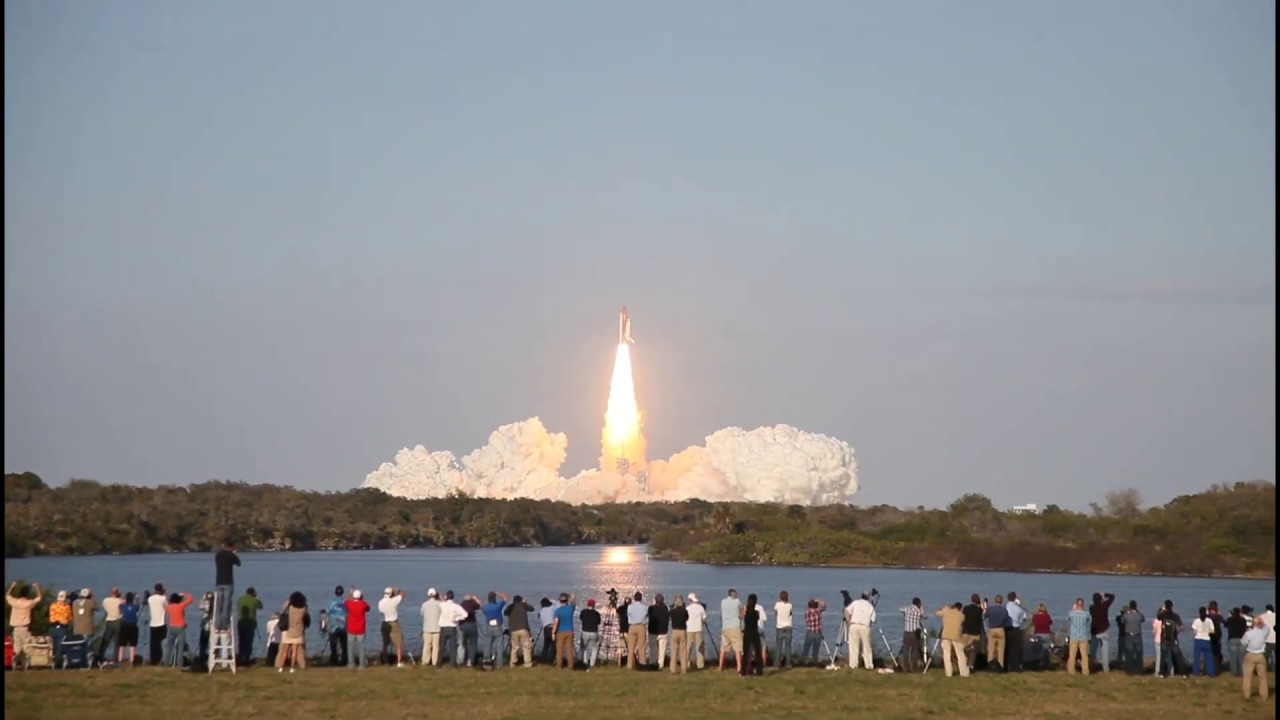 Space Shuttle Discovery Launch 2011/02/24 - YouTube