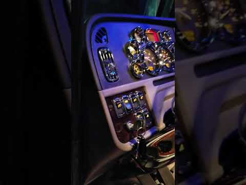 Peterbilt 389 Chrome Dash