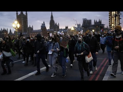 Лондон: акции протеста не прекращаются