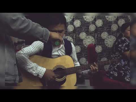 Казахская песня про друзей на гитаре