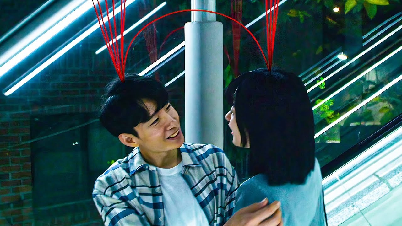 Bu Dünyada, Başının Üzerindeki Kırmızı Çizgiler Kiminle Yattığını Gösteriyor