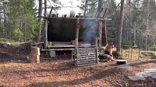 BUSHCRAFT SHELTER / GAPAHUK - Off Grid, Villmarksliv in the Norwegian Woods.