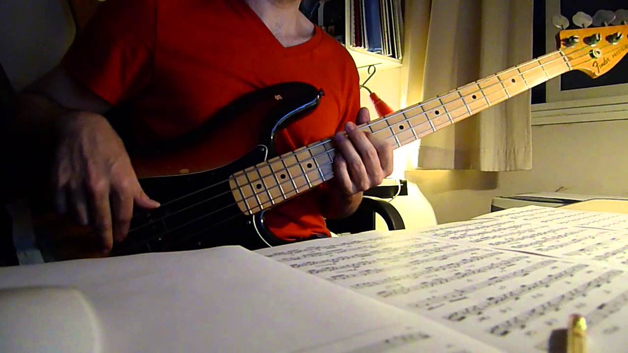 Earth Wind Fire That S The Way Of The World Bass Cover Transcripcion Youtube