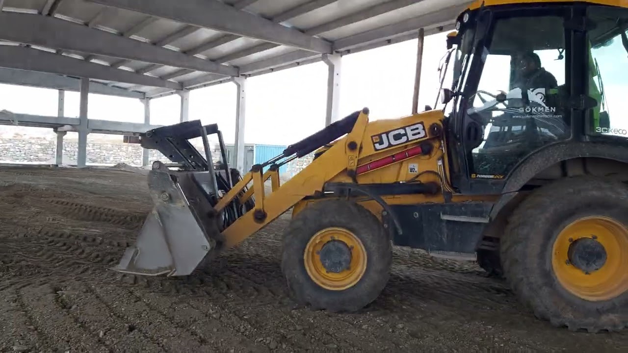JCB 3CX Bekoloder Taşlı Topraklı Malzeme Serme