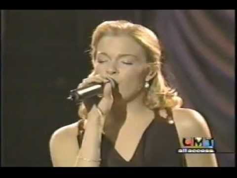 LeAnn Rimes - I Fall To Pieces [Live] HQ Audio