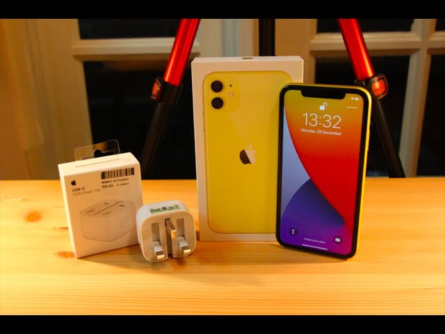 Unboxed : Apple iPhone 11 64 GB (Yellow) + First Boot-Up