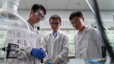 Rice University reactor produces pure hydrogen peroxide solutions from water, air and electricity