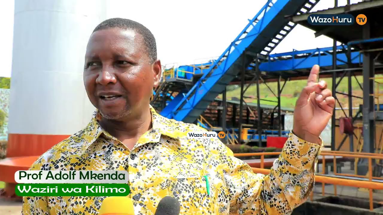 WAZIRI MKENDA Atembelea Kiwanda Cha Kuchakata Mafuta ya Mawese Kisiwani Kalangala-Uganda