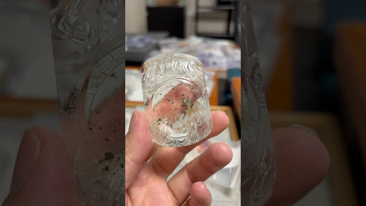 This sculpture is very unique: it is wrapped in copper ore