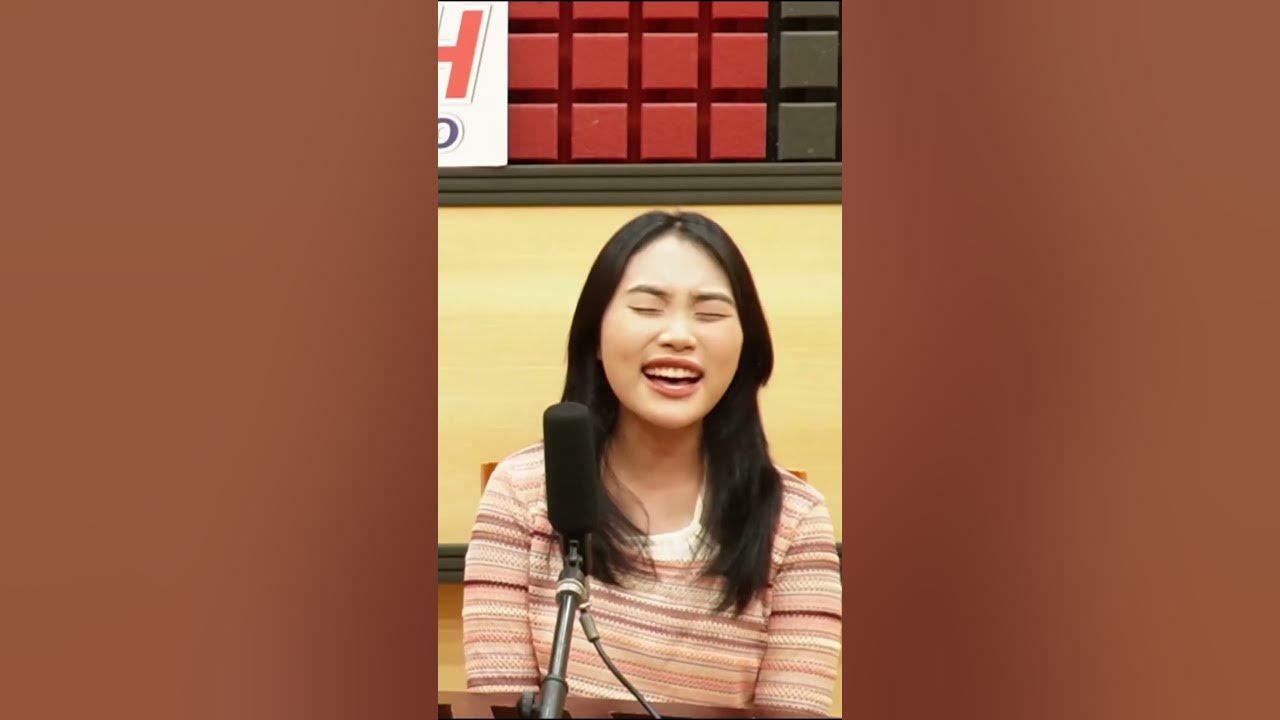 Bóng phù hoa phiên bản hát chay của Phương Mỹ Chi.