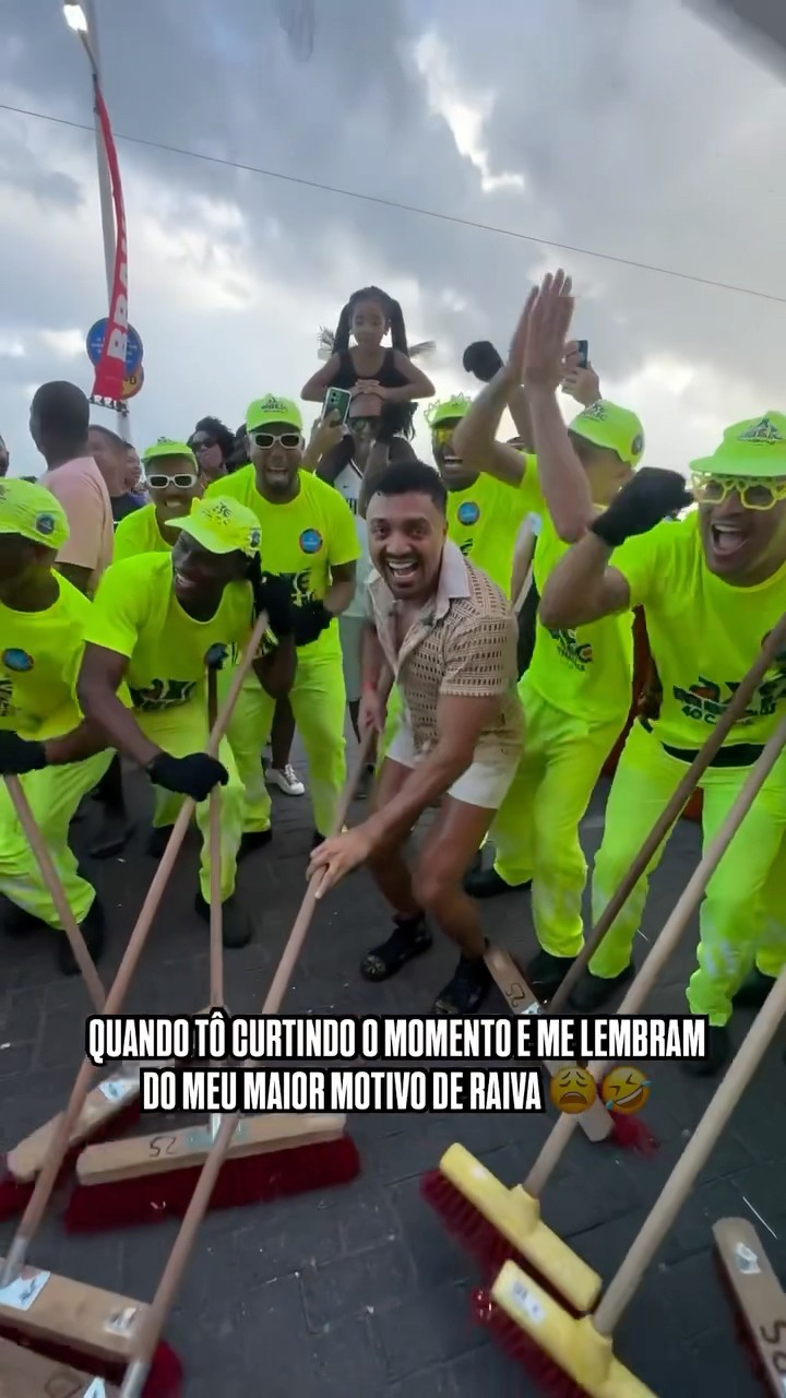 Parem de falar do Safadão.  Kkkkkk