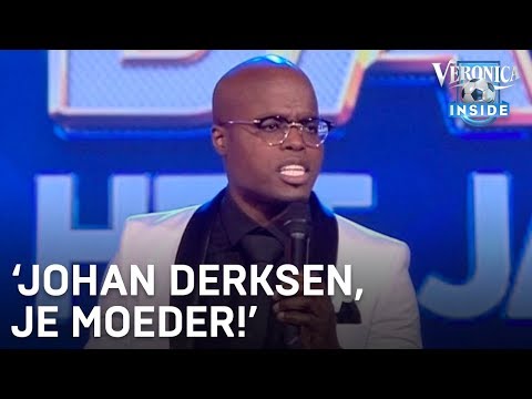 Jandino maakt opmerkelijke belediging richting Johan: 'Johan Derksen, je moeder!' | VOETBALGALA