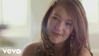 Watch Kira Isabella Love Me Like That video