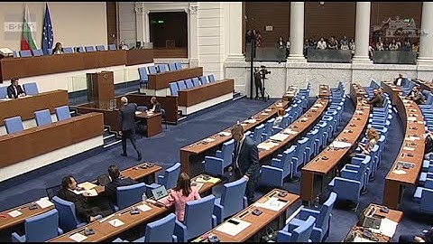 Ивелин Михайлов и Костадин Костадинов влязоха в пререкание помежду си, получиха наказание