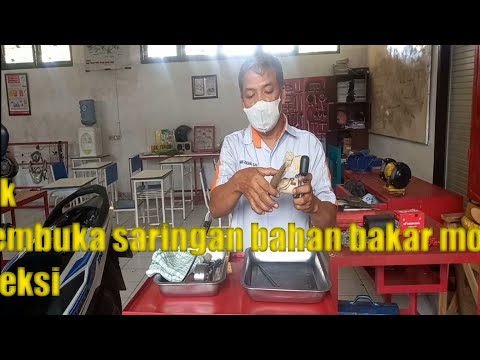 Video: Di mana filter bahan bakar pada Honda?